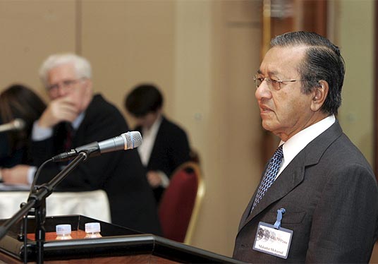 Tun Dr.Mahathir Mohamad: Globalizacija ima smisla ako koristi svima!